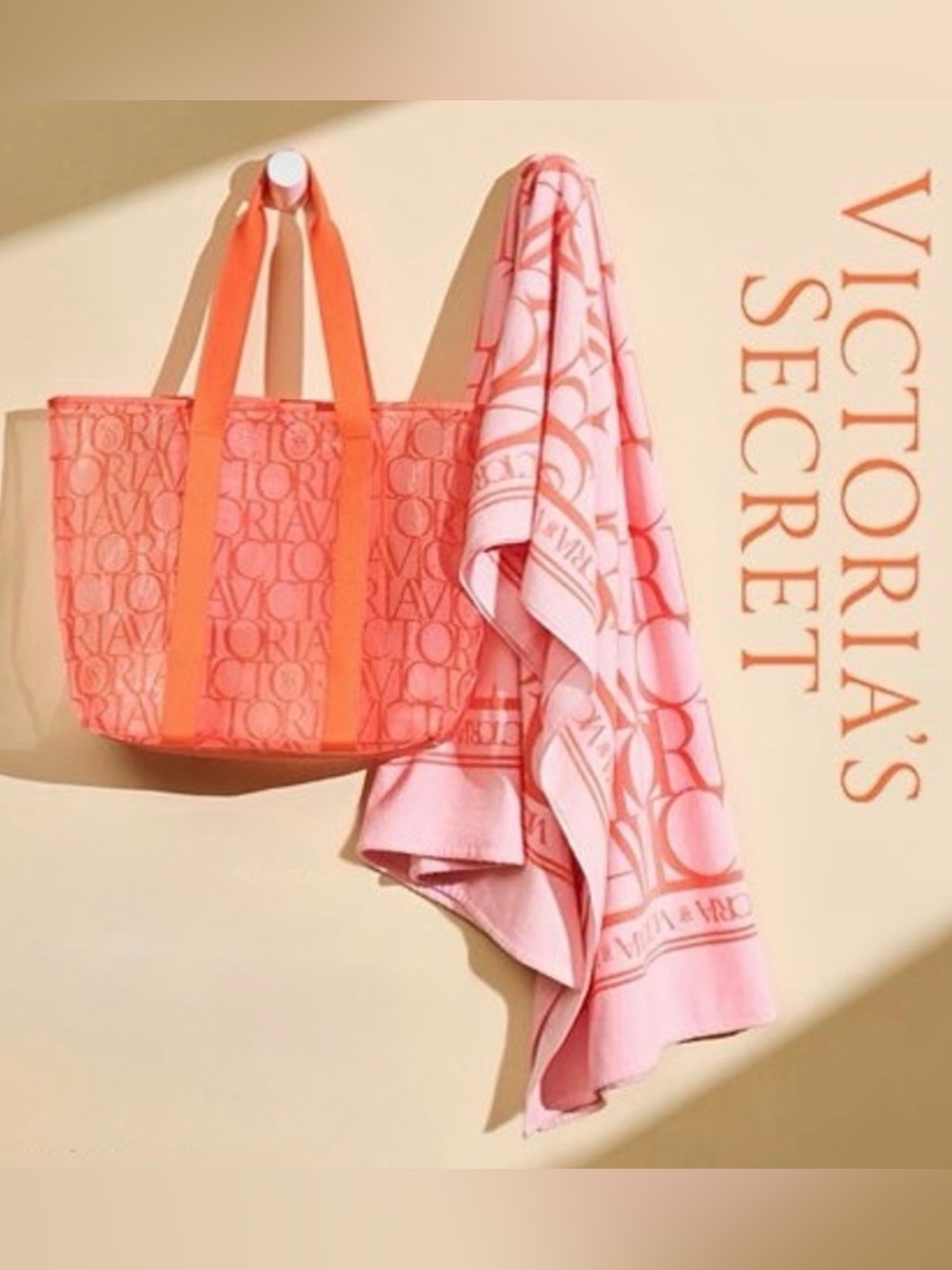 NWT Victoria’s Secret Summer Mesh Tote and Beach Towel Set